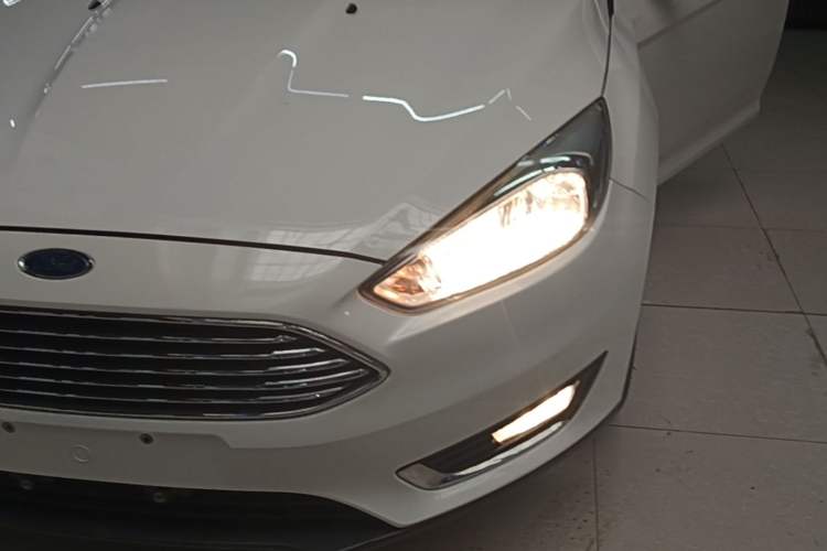 Used Ford Focus 2015 Sedan 1.6L Automatic Trend Model Left Front Headlight