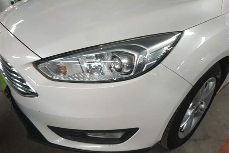 Used Ford Focus 2015 Sedan 1.6L Automatic Comfort Model Left Front Headlight
