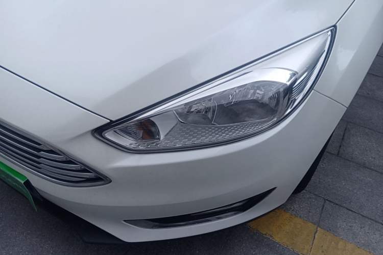 Used Ford Focus 2015 Sedan 1.6L Automatic Trend Model Left Front Headlight