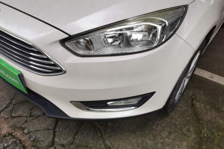 Used Ford Focus 2015 Sedan 1.6L Automatic Trend Model Left Front Headlight