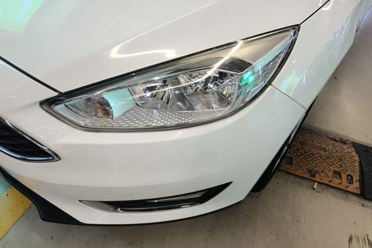 Used Ford Focus 2015 Hatchback EcoBoost 180 Automatic Elite Model Left Front Headlight
