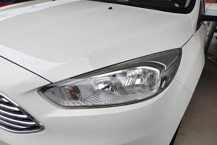 Used Ford Focus 2015 Sedan 1.6L Automatic Trend Model Left Front Headlight