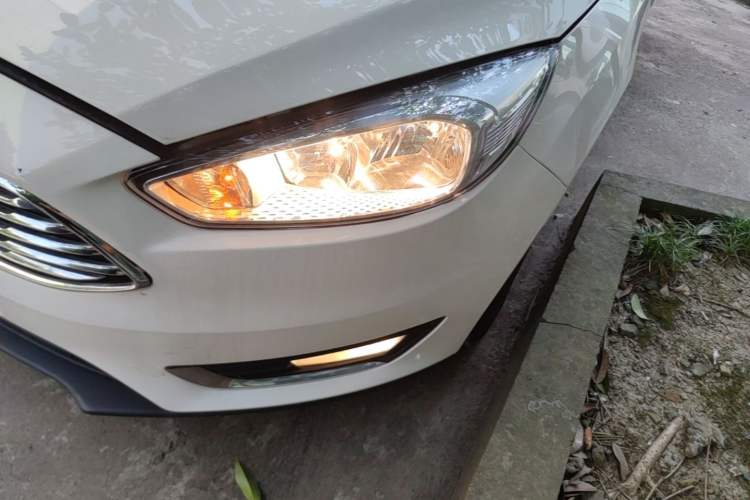 Used Ford Focus 2015 Sedan EcoBoost 180 Automatic Elite Model Left Front Headlight