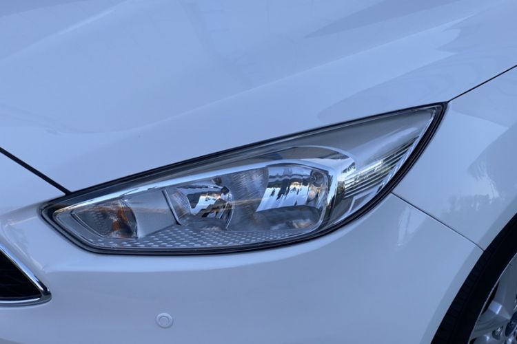 Used Ford Focus 2015 Hatchback 1.6L Manual Fashion Edition Left Front Headlight