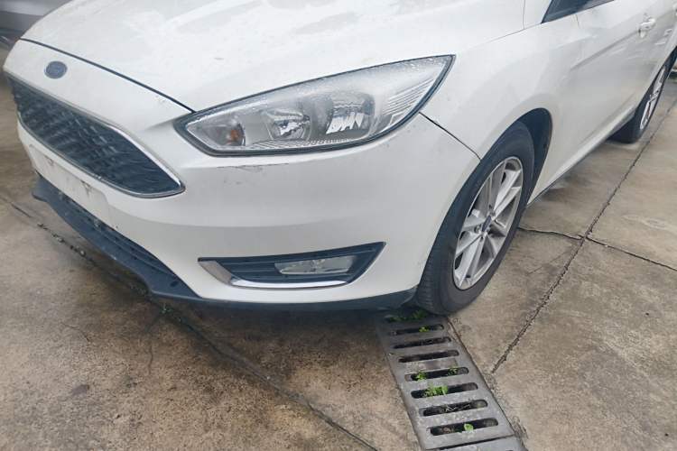 Used Ford Focus 2015 Hatchback 1.6L Automatic Fashion Edition Left Front Headlight
