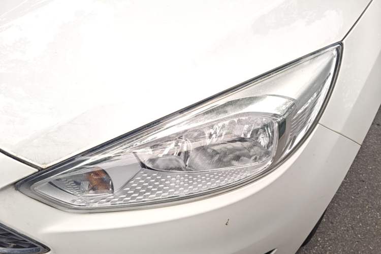 Used Ford Focus 2015 Hatchback 1.6L Automatic Fashion Edition Left Front Headlight