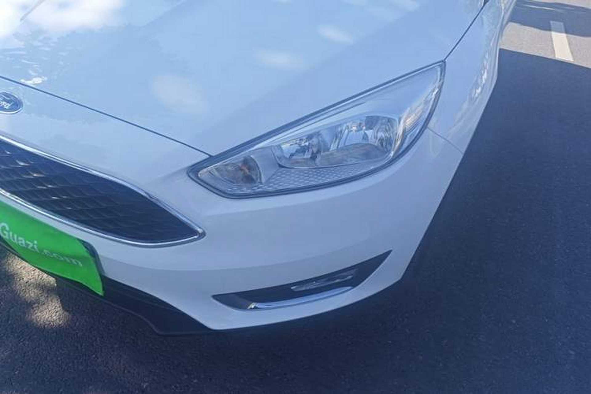 Used Ford Focus 2015 Hatchback 1.6L Automatic Fashion Edition Left Front Headlight