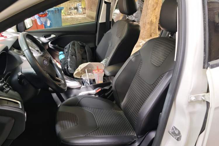 Used Ford Focus 2015 Sedan EcoBoost 125 Automatic Supreme Style Edition Left Front Seat