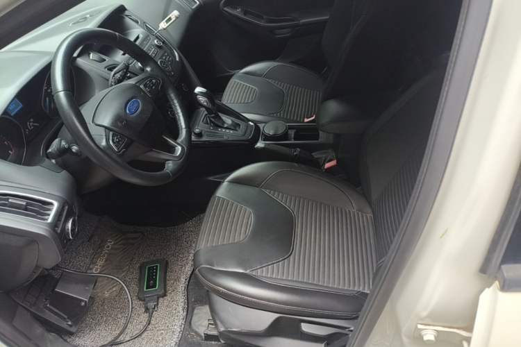 Used Ford Focus 2015 Hatchback 1.6L Automatic Fashion Edition Left Front Seat