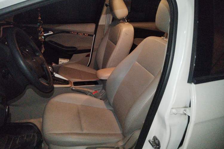 Used Ford Focus 2015 Sedan 1.6L Automatic Comfort Model Left Front Seat