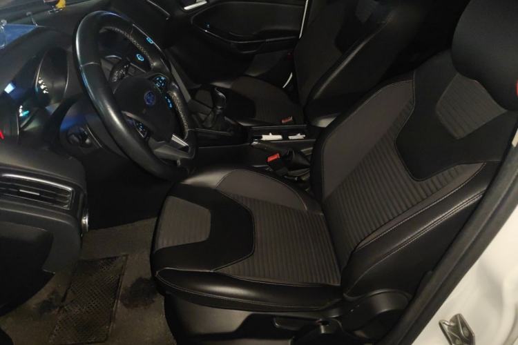 Used Ford Focus 2015 Hatchback 1.6L Manual Fashion Edition Left Front Seat