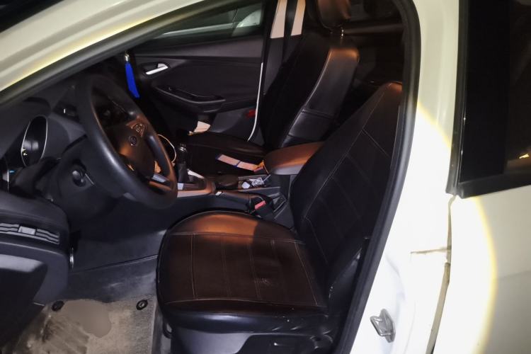 Used Ford Focus 2015 Hatchback 1.6L Manual Comfort Edition Left Front Seat