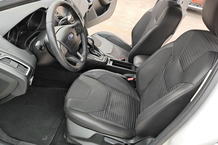 Used Ford Focus 2015 Hatchback 1.6L Automatic Fashion Edition Left Front Seat