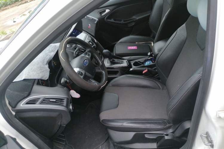 Used Ford Focus 2015 Sedan 1.6L Automatic Trend Model Left Front Seat
