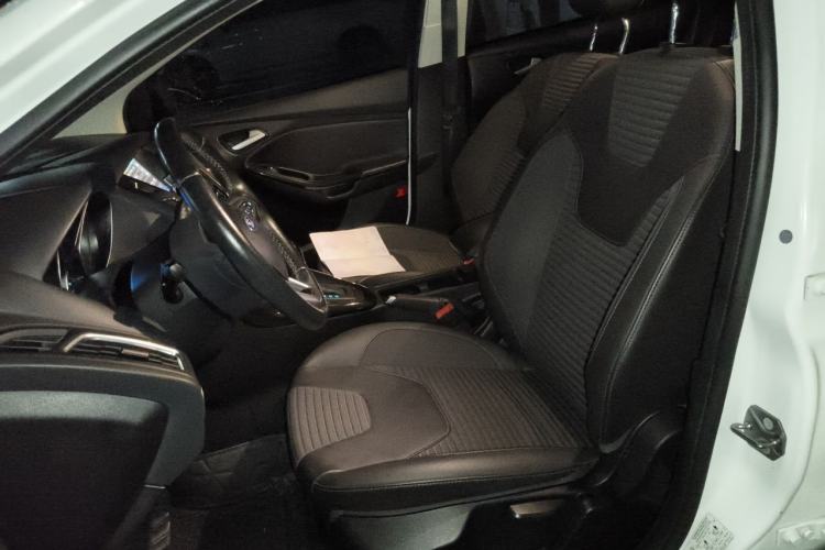 Used Ford Focus 2015 Hatchback 1.6L Automatic Fashion Edition Left Front Seat