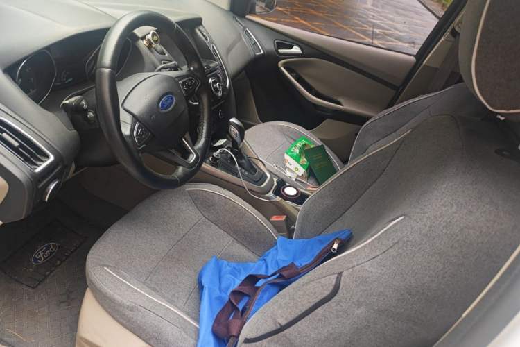 Used Ford Focus 2015 Hatchback 1.6L Automatic Fashion Edition Left Front Seat