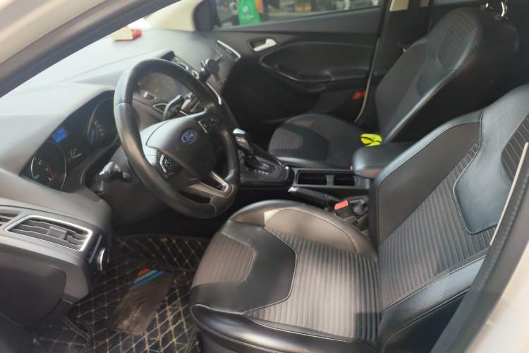 Used Ford Focus 2015 Sedan 1.6L Automatic Trend Model Left Front Seat