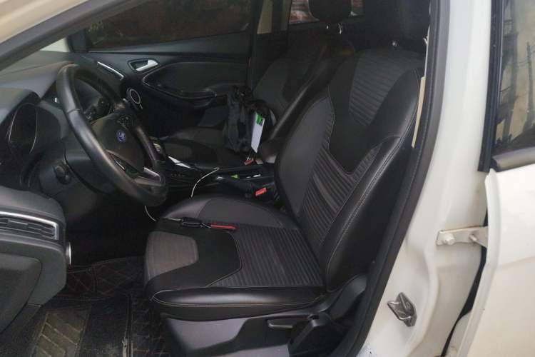 Used Ford Focus 2015 Hatchback 1.6L Automatic Fashion Edition Left Front Seat