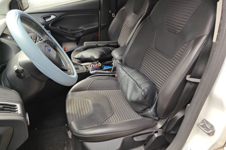Used Ford Focus 2015 Hatchback 1.6L Automatic Fashion Edition Left Front Seat