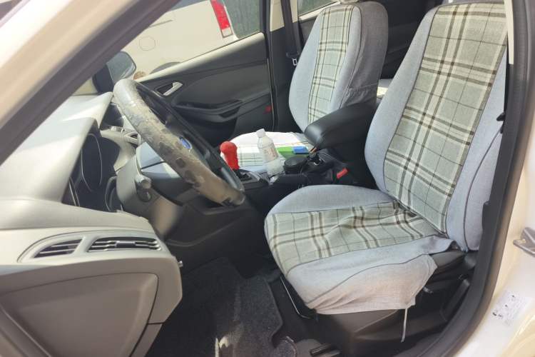 Used Ford Focus 2015 Hatchback 1.6L Manual Comfort Edition Left Front Seat