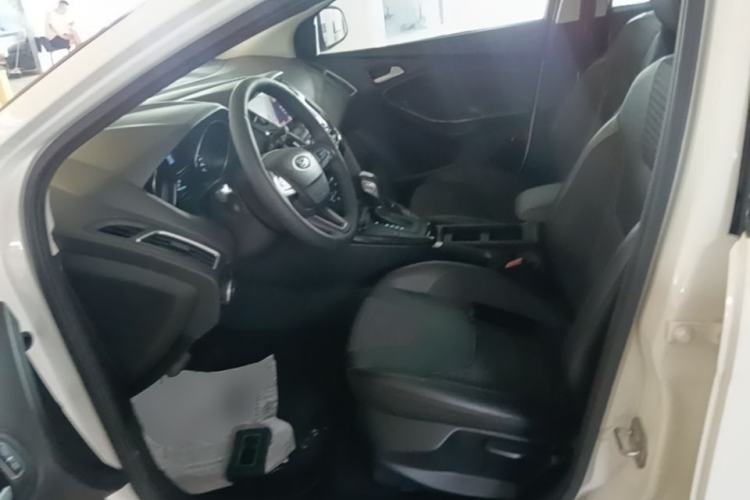 Used Ford Focus 2015 Sedan 1.6L Automatic Trend Model Left Front Seat