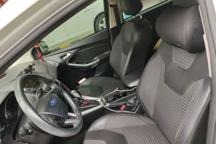 Used Ford Focus 2015 Hatchback EcoBoost 180 Automatic Sport Model Left Front Seat