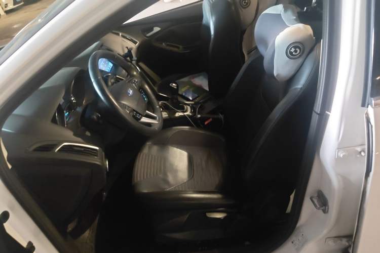 Used Ford Focus 2015 Sedan 1.6L Manual Fashion Edition Left Front Seat