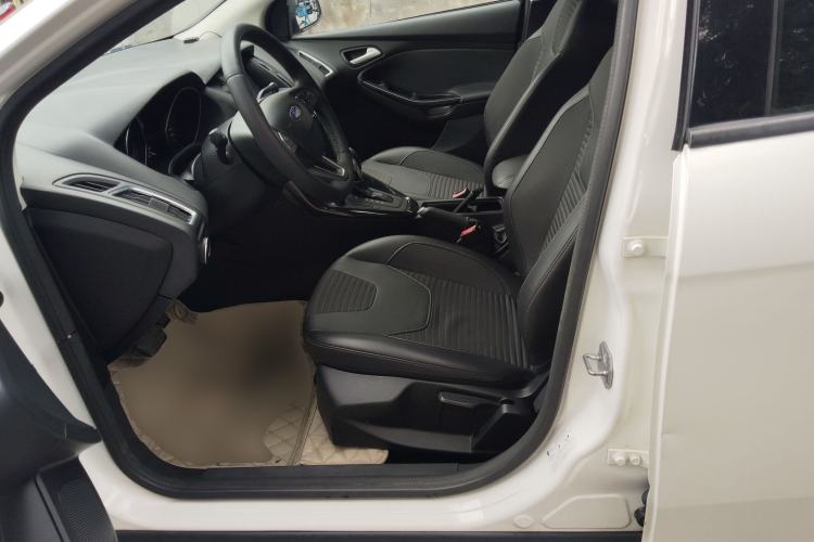 Used Ford Focus 2015 Hatchback 1.6L Automatic Fashion Edition Left Front Seat