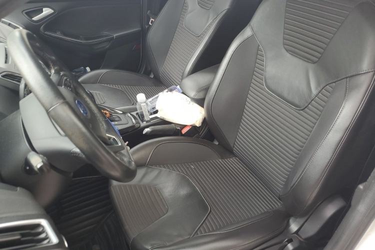 Used Ford Focus 2015 Hatchback 1.6L Automatic Fashion Edition Left Front Seat