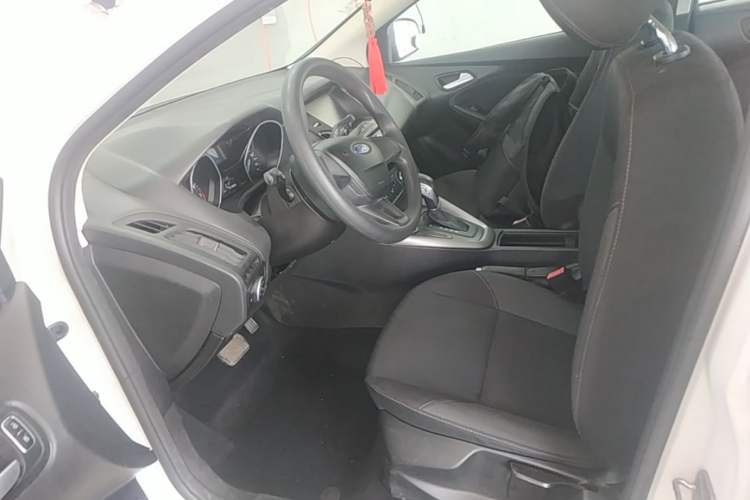 Used Ford Focus 2015 Hatchback 1.6L Automatic Comfort Model Left Front Seat