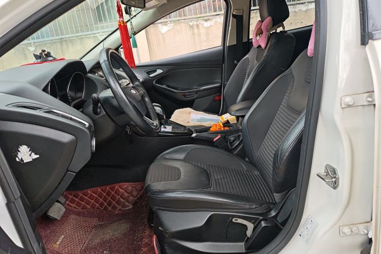Used Ford Focus 2015 Hatchback 1.6L Automatic Fashion Edition Left Front Seat