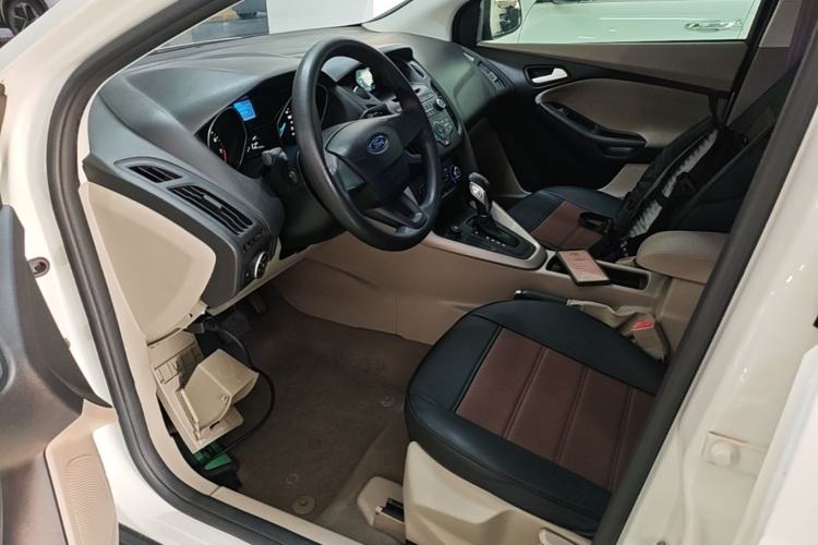 Used Ford Focus 2015 Sedan 1.6L Automatic Comfort Model Left Front Seat