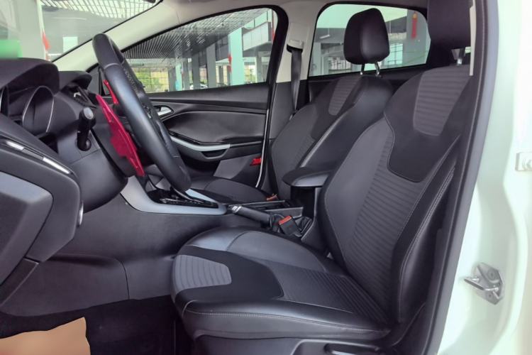 Used Ford Focus 2015 Hatchback EcoBoost 180 Automatic Sport Model Left Front Seat