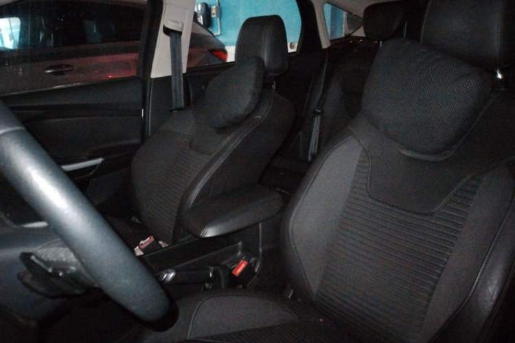 Used Ford Focus 2015 Hatchback EcoBoost 180 Automatic Sport Model Left Front Seat