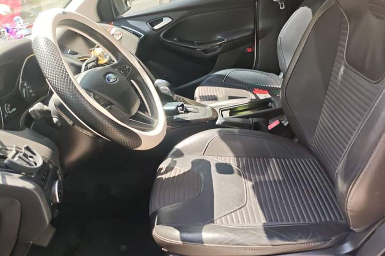 Used Ford Focus 2015 Hatchback 1.6L Automatic Fashion Edition Left Front Seat