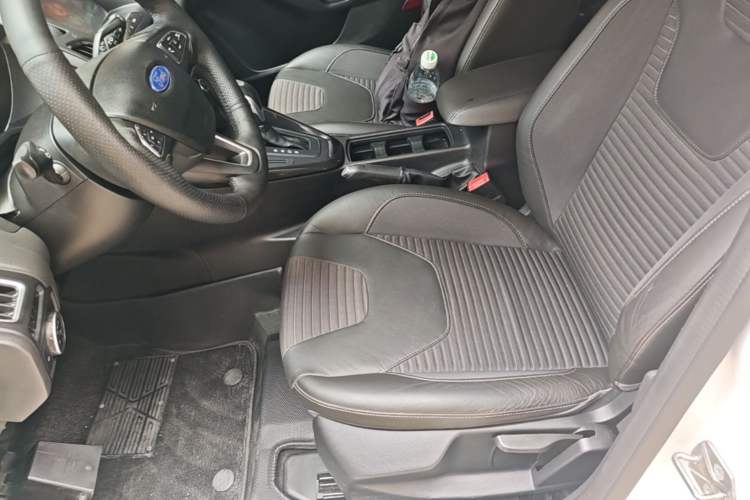 Used Ford Focus 2015 Hatchback 1.6L Automatic Fashion Edition Left Front Seat