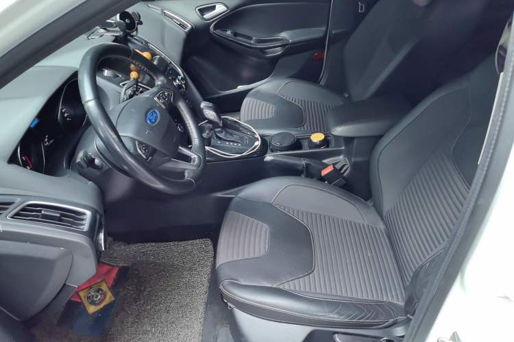 Used Ford Focus 2015 Sedan 1.6L Automatic Trend Model Left Front Seat