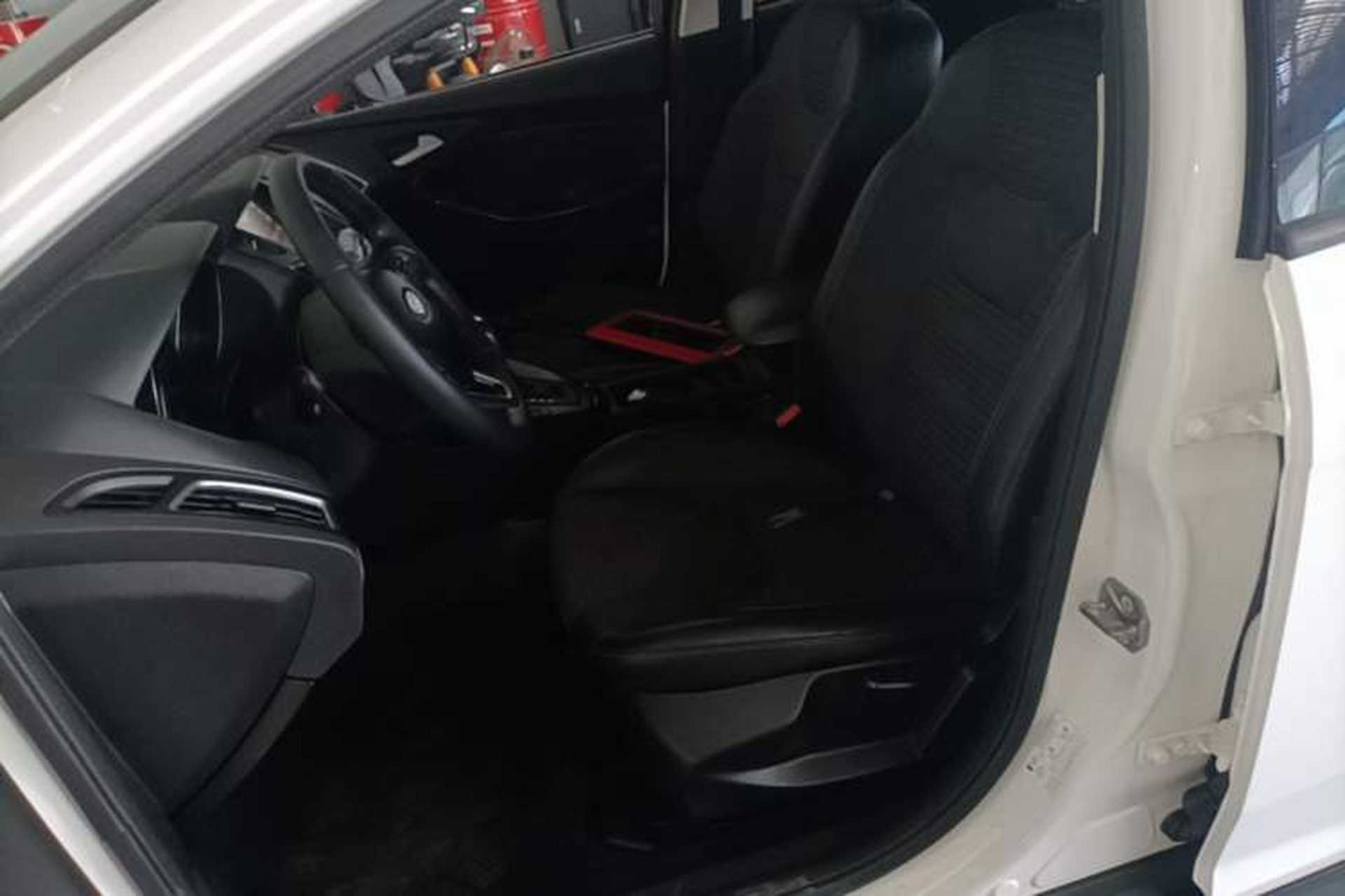 Used Ford Focus 2015 Hatchback 1.6L Automatic Fashion Edition Left Front Seat