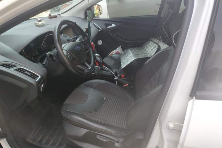 Used Ford Focus 2015 Sedan 1.6L Automatic Trend Model Left Front Seat