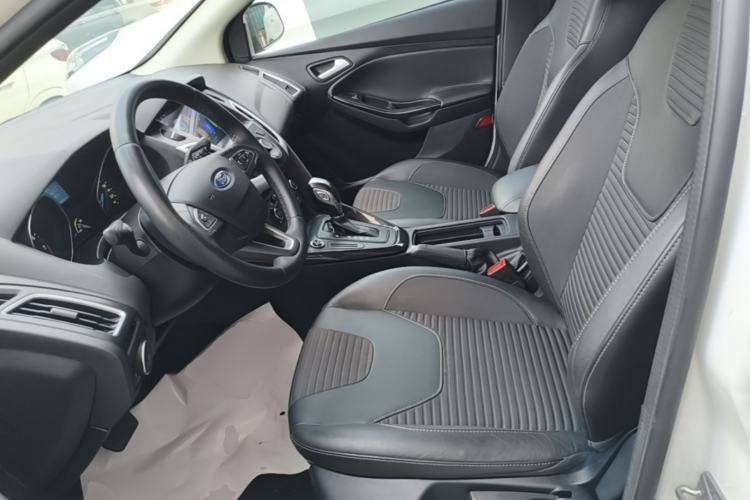 Used Ford Focus 2015 Sedan 1.6L Automatic Trend Model Left Front Seat
