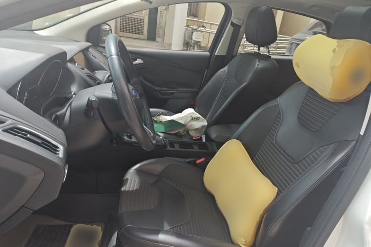 Used Ford Focus 2015 Hatchback EcoBoost 180 Automatic Elite Model Left Front Seat