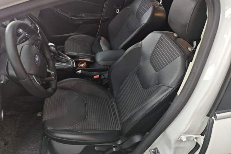 Used Ford Focus 2015 Hatchback EcoBoost 180 Automatic Sport Model Left Front Seat
