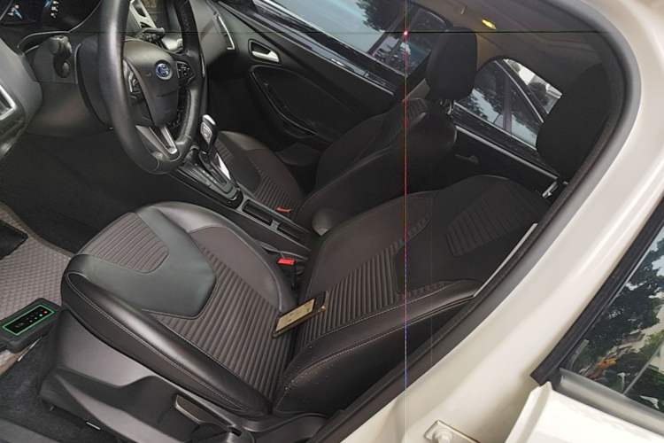 Used Ford Focus 2015 Hatchback 1.6L Automatic Fashion Edition Left Front Seat