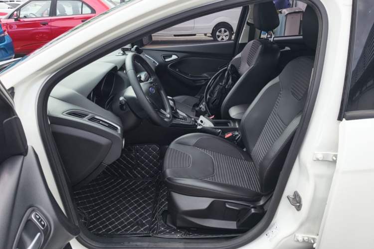 Used Ford Focus 2015 Sedan 1.6L Automatic Trend Model Left Front Seat