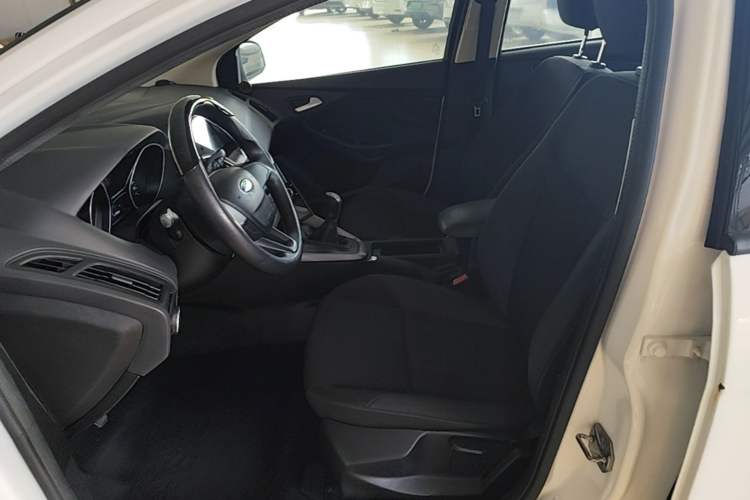 Used Ford Focus 2015 Hatchback 1.6L Manual Comfort Edition Left Front Seat
