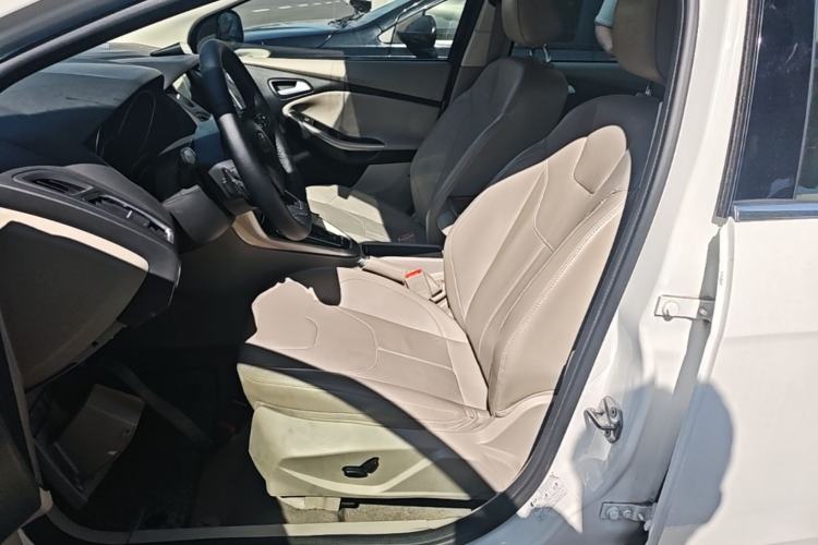 Used Ford Focus 2015 Sedan EcoBoost 180 Automatic Flagship Model Left Front Seat