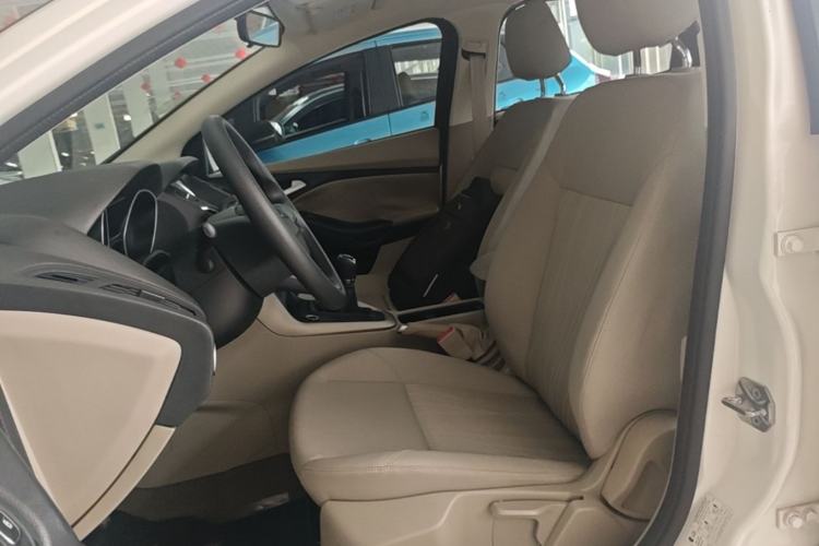 Used Ford Focus 2015 Sedan 1.6L Manual Comfort Model Left Front Seat