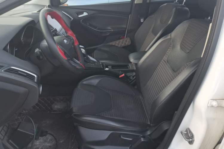 Used Ford Focus 2015 Sedan 1.6L Automatic Trend Model Left Front Seat