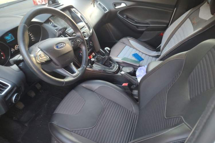 Used Ford Focus 2015 Hatchback 1.6L Manual Fashion Edition Left Front Seat