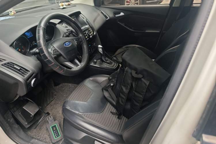 Used Ford Focus 2015 Sedan 1.6L Automatic Trend Model Left Front Seat